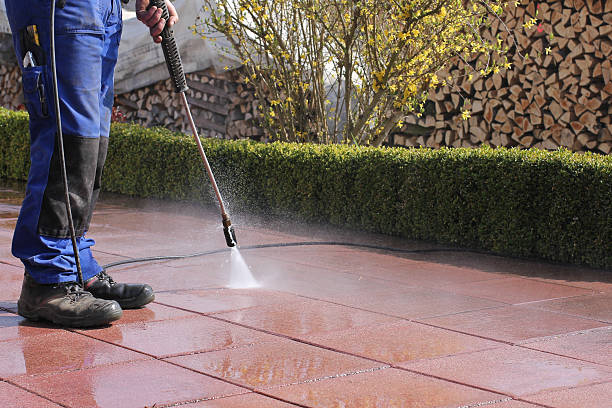Pressure washing floor